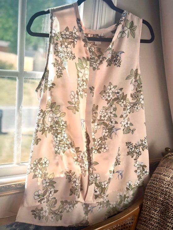 C&E Tops - C&e Romantic Sleeveless Blouse. Size XL.